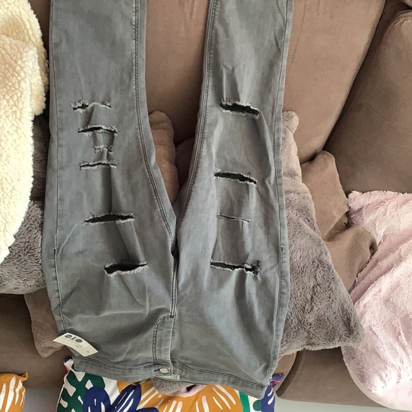 Brand new topshop ripped Joni jeans - Picture 4 of 4